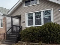 10053 S La Salle St Chicago, IL 60628