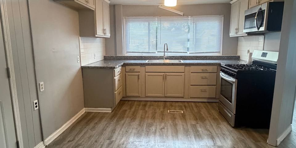 2247 Astor  St,Sauk Village,IL-62244-10